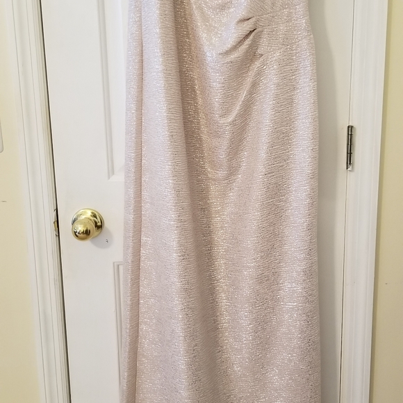 Evening gown - Picture 2 of 2